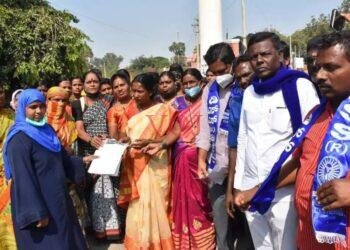 ಬಿಸಿಯೂಟ ನೌಕರರ ವೇತನ ಹೆಚ್ಚಿಸಲು ಒತ್ತಾಯಿಸಿ ಹೋರಾಟ.