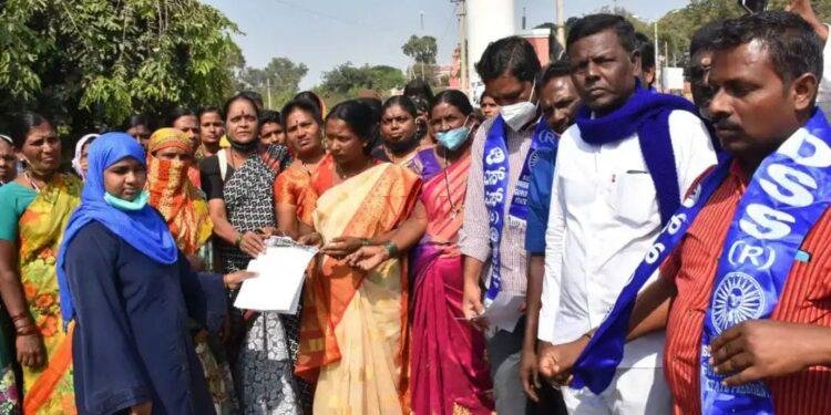 ಬಿಸಿಯೂಟ ನೌಕರರ ವೇತನ ಹೆಚ್ಚಿಸಲು ಒತ್ತಾಯಿಸಿ ಹೋರಾಟ.