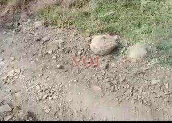 ಸ್ವಂತ ಹಣದಲ್ಲೇ ರಸ್ತೆ ನಿರ್ಮಿಸಲು ಮುಂದಾದ ರೈತರು.