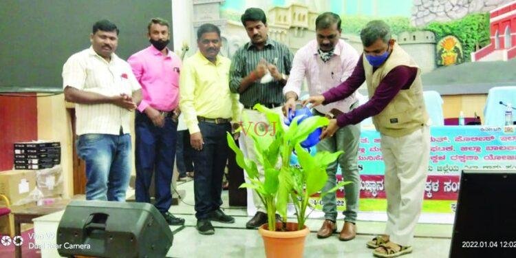 ಚೈಲ್ಡ್ ಲೇಬರ್, ಕೌಟುಂಬಿಕ ಕಲಹಗಳನ್ನು ತಡೆಯುಬೇಕು.