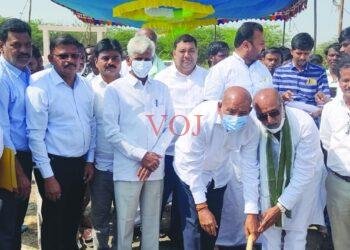 ಆಸ್ಪತ್ರೆ ಭೂಮಿಪೂಜೆ ನೆರವೇರಿಸಿದ ಶಾಸಕ ಸಂಸದ :ಸದುಪಯೋಗಕ್ಕೆ ಕರೆ.