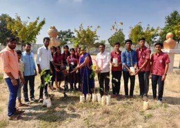 ಪ್ರಕೃತಿ ಫೌಂಡೇಶನ್ ನಿಂದ ಸಸಿ ನೆಡುವ ಕಾರ್ಯಕ್ರಮ.