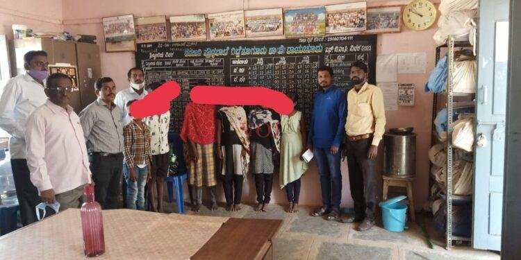 22 ಮಕ್ಕಳ ರಕ್ಷಣೆ : 4 ವಾಹನ ಜಪ್ತಿ.