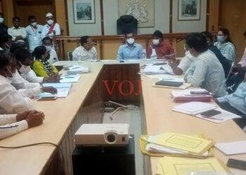 ನಗರಸಭೆ ಅಧಿಕಾರಿಗಳಿಗೆ ತರಾಟೆಗೆ ತೆಗೆದುಕೊಂಡ ಜಿಲ್ಲಾಧಿಕಾರಿ ಅವಿನಾಶ್ ಮೆನನ್