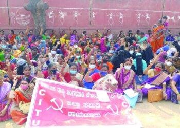 ಅಂಗನವಾಡಿ ಕೇಂದ್ರಗಳನ್ನು LKG & UKG ಕೇಂದ್ರಗಳಾಗಿ ಪರಿವರ್ತಿಸಲು ಒತ್ತಾಯ: