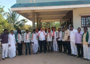 ಬಿಜೆಪಿ ಜೆಡಿಎಸ್ ತೊರೆದು ಕಾಂಗ್ರೆಸ್ ಪಕ್ಷಕ್ಕೆ ಸೇರ್ಪಡೆಯಾದ ಜಂಗೀರಾಂಪೂರ ತಾಂಡಾ ನಿವಾಸಿಗಳು: