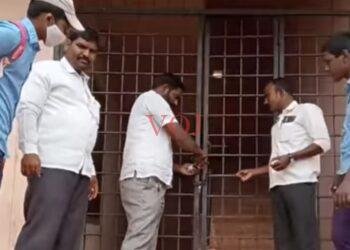 ಶಾಲೆಯ ಅವ್ಯವಸ್ಥೆಗೆ ಬಿಗ ಜಡಿದು ಪ್ರತಿಭಟನೆ..