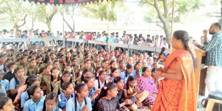 ಭಾವುಕ ಕ್ಷಣಕ್ಕೆ ಸಾಕ್ಷಿಯಾದ ಶಾಲೆ: