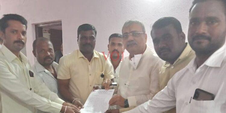 ಅಟಲ್ ಜೀ ಜನಸ್ನೇಹಿ ಕೇಂದ್ರದಲ್ಲಿ ಕರ್ತವ್ಯ ನಿರ್ವಹಿಸುತ್ತಿರುವವರಿಗೆ ಸೇವಾ ಭದ್ರತೆ ಒದಗಿಸಿ.