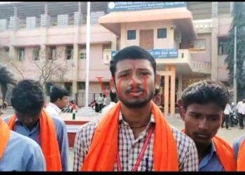 ಸಿಂಧಗಿಗೂ ಬಂತು ಹಿಜಾಬ-ಕೇಸರಿ ಶಾಲು ಸಂಘರ್ಷ: