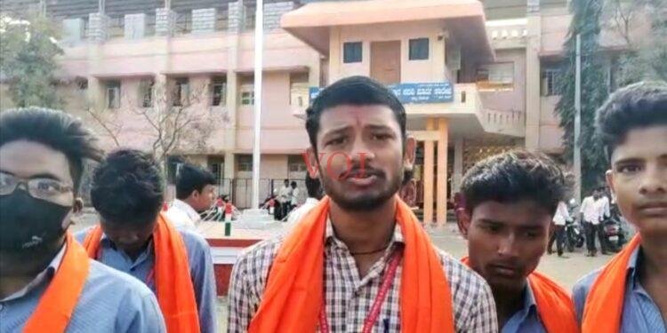 ಸಿಂಧಗಿಗೂ ಬಂತು ಹಿಜಾಬ-ಕೇಸರಿ ಶಾಲು ಸಂಘರ್ಷ: