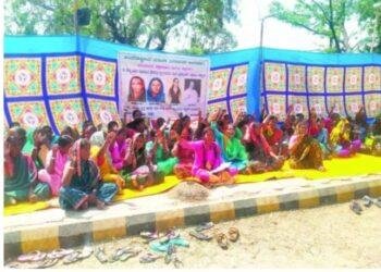 ವಿಶೇಷ ಮಹಿಳೆಯರ ಪುತ್ಥಳಿ ನಿರ್ಮಿಸಲು ಒತ್ತಾಯ: