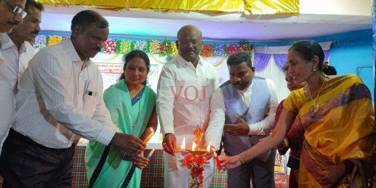 ಮಹಿಳೆಯರು ಎಲ್ಲಾ ಕ್ಷೇತ್ರಗಳಲ್ಲಿ ಪ್ರಗತಿ ಸಾಧಿಸಿದ್ದಾರೆ- ಮಾನಪ್ಪ ವಜ್ಜಲ್: