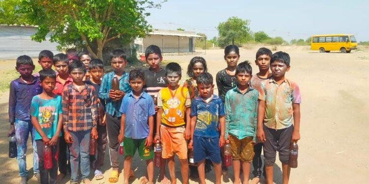 ರಂಗಪಂಚಮಿ ಹಬ್ಬದಲ್ಲಿ ರಂಗಾದ ವಿದ್ಯಾರ್ಥಿಗಳು: