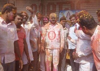 ಖುಷಿಯ ಬಣ್ಣಗಳ ಜೊತೆ ಹೋಳಿ ಆಚರಿಸಿದ ಮಾಜಿ ಶಾಸಕ: