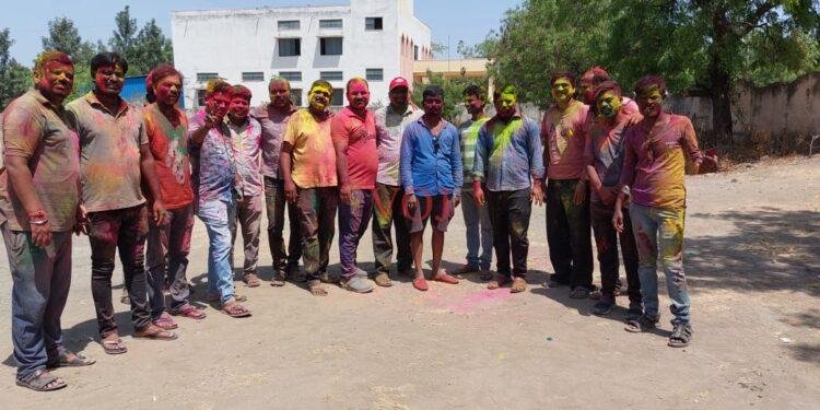 ಮಾಧ್ಯಮ ಮಿತ್ರರಿಂದ ಹೋಳಿ ಆಚರಣೆ: