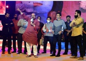 ತ್ರಿಬಲ್ “ಆರ್” ಚಿತ್ರದ ಪ್ರೀ ರಿಲೀಸ್ ನಲ್ಲಿ ಮಿಂಚಿದ ಸಿಎಂ ಬೊಮ್ಮಾಯಿ: