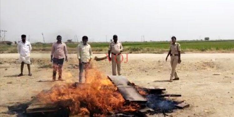 ವಾಹನಗಳ ಟಾಪ್ ಪ್ರಯಾಣಕ್ಕೆ ಶಾಕ್ ಕೊಟ್ಟ ಖಾಕಿ ಪಡೆ: