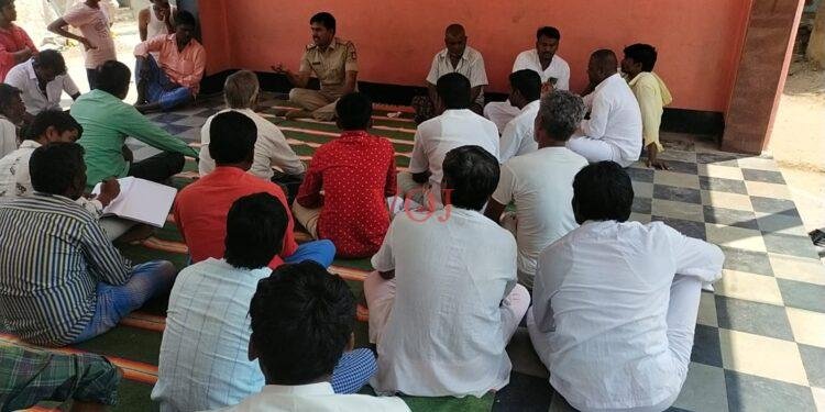 ಕಾನೂನು ಸುವ್ಯವಸ್ಥೆ ಕಾಪಾಡಲು ಹಳ್ಳಿಗಳತ್ತ ಪೊಲೀಸ್ ಅಧಿಕಾರಿಗಳು: