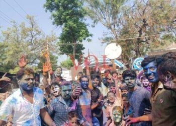 ಭಾವೈಕ್ಯತೆಗೆ ಸಾಕ್ಷಿಯಾದ ಬಣ್ಣದೋಕುಳಿ: