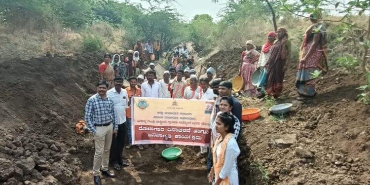 ಗ್ರಾಮೀಣ ಪ್ರದೇಶದ ಜನರು ಸ್ವಾವಲಂಬಿಗಳಾಬೇಕು- ರಮೇಶ್ ಸುಲ್ಫಿ: