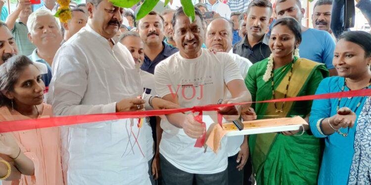 ಈಜುಕೊಳ ಉದ್ಘಾಟನೆ: ಈಜುವ ಮೂಲಕ ಈಜುಪಟುಗಳಿಗೆ ಶಾಸಕರಿಂದ ಪ್ರೋತ್ಸಾಹ