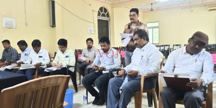 8 ಇಲಾಖೆಗಳ ಪ್ರಗತಿ ಪರಿಶೀಲನಾ ಸಭೆ ನಡೆಸಿದ ಆಡಳಿತಾಧಿಕಾರಿಗಳು: