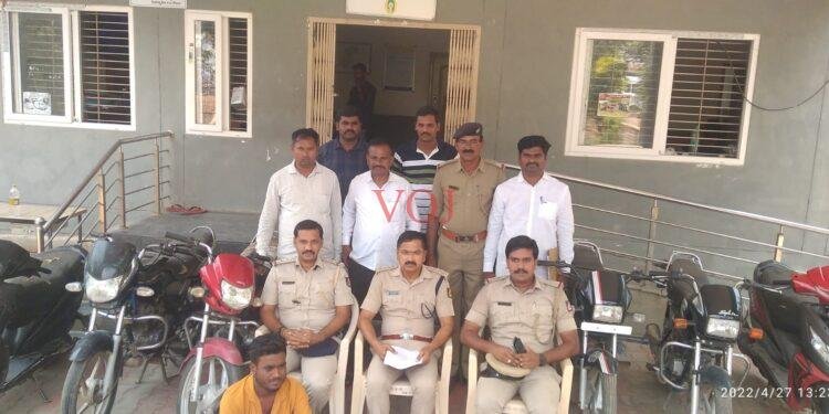 ಮದುವೆ ಮಂಟಪದಲ್ಲಿ ಬೈಕ್ಗಳ್ಳರು; ಬೈಕ್ಗಳ್ಳರು ಅಂದರ್: