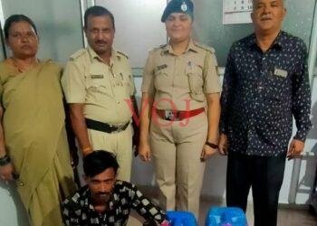 ಅಕ್ರಮವಾಗಿ ಮದ್ಯ ಸಂಗ್ರಹಿಸಿದ ಮನೆಯ ಮೇಲೆ ಅಬಕಾರಿ ಪೊಲೀಸರು ದಾಳಿ..!