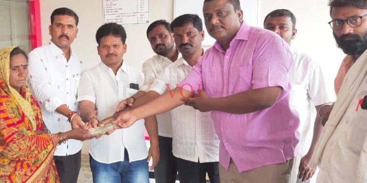 ಇಂಡಿ ಶಾಸಕ ಪಾಟೀಲ ಮಾನವೀಯತೆ ಕಾರ್ಯ.. ಮೃತನ ಕುಟುಂಬಕ್ಕೆ ಸಹಾಯಹಸ್ತ..