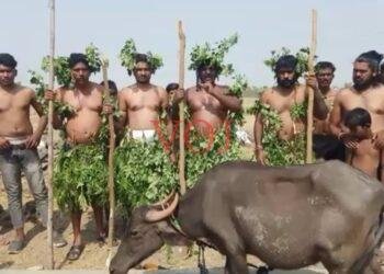 ಕೋಣದ ಮೇಲೆ‌ ಯಮರಾಜ ಪ್ರತ್ಯೇಕ್ಷ ! ಬೊಮ್ಮಾಯಿ ಸರಕಾರದ ವಿರುದ್ದ ಬೃಹತ್ ಪ್ರತಿಭಟನೆ ! ತಿರುಗಿಬಿದ್ದ ತಳವಾರ ಸಮುದಾಯ ! ಏ -18 ಕ್ಕೆ…