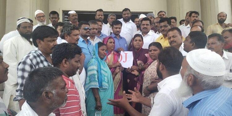 ಬೀದಿ ವ್ಯಾಪಾರಿಗಳಿಗೆ ಪರ್ಯಾಯ ವ್ಯವಸ್ಥೆ ಕಲ್ಪಿಸಲು ಆಗ್ರಹ : ಬಿ.ಡಿ.ಪಾಟೀಲ್..