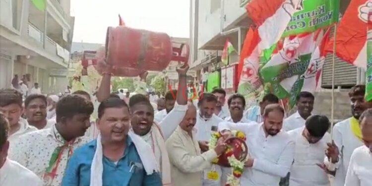 ಬೆಲೆ ಏರಿಕೆ ಖಂಡಿಸಿ ಕೇಂದ್ರ ಸರ್ಕಾರದ ವಿರುದ್ಧ ಕಾಂಗ್ರೆಸ್ ಪ್ರತಿಭಟನೆ: