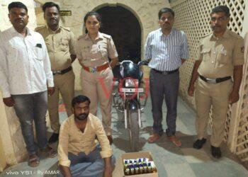 ಅಕ್ರಮವಾಗಿ ಬೈಕ್ನಲ್ಲಿ ಮದ್ಯ ಸಾಗಾಟಕ್ಕೆ ಯತ್ನ: