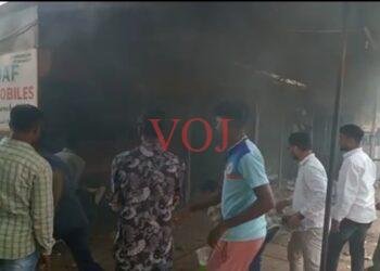 ಶಾರ್ಟ್ ಸರ್ಕ್ಯೂಟ್ನಿಂದ ಗ್ಯಾರೇಜ್ ಸುಟ್ಟು ಭಸ್ಮ: