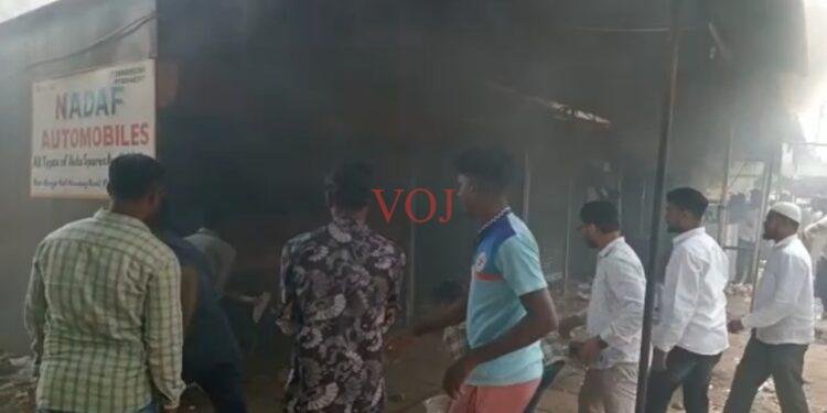 ಶಾರ್ಟ್ ಸರ್ಕ್ಯೂಟ್ನಿಂದ ಗ್ಯಾರೇಜ್ ಸುಟ್ಟು ಭಸ್ಮ: