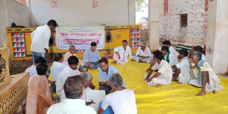 ಈಚನಾಳ ಗ್ರಾಮದಲ್ಲಿ ಕಾಟಾಚಾರಕ್ಕೆ ನಡೆದ ಗ್ರಾಮ ಸಭೆ: