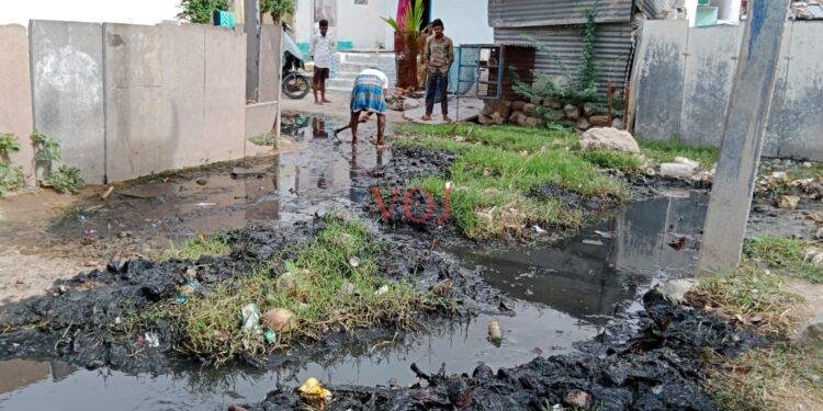 ಗ್ರಾ.ಪಂ. ಪಿಡಿಒ ನಿರ್ಲಕ್ಷ್ಯ; ಚರಂಡಿ ದುರ್ವಾಸನೆಯಲ್ಲೇ ಗ್ರಾಮಸ್ಥರ ಬದುಕು: