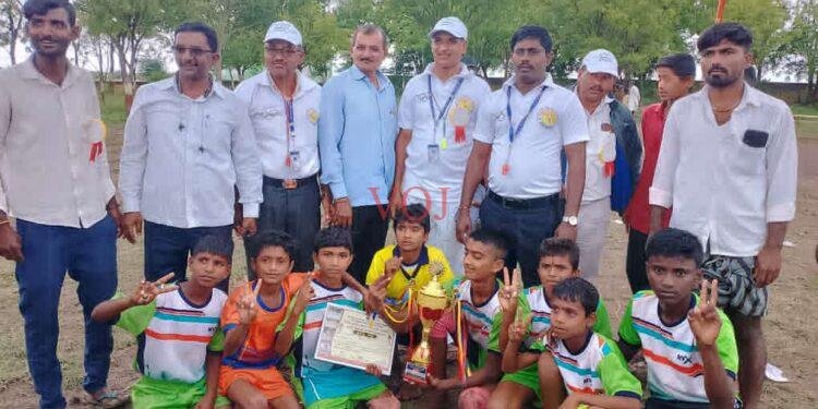 ವಲಯ ಮಟ್ಟದ ಕ್ರೀಡಾಕೂಟದಲ್ಲಿ 8 ಪ್ರಶಸ್ತಿ ಗೆದ್ದ ಜೂಲಗುಡ್ಡ ಶಾಲಾ ಮಕ್ಕಳು: