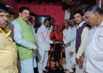 ಕೆರೂರು ಘರ್ಷಣೆ ಪ್ರಕರಣ; ಗಾಯಾಳುಗಳ ಮನೆಗೆ ಭೇಟಿ ನೀಡಿದ ನಿರಾಣಿ: