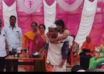 ಅಂಗವಿಕಲರು ಸ್ವಾವಲಂಬನೆ ಜೀವನ ನಡೆಸಬೇಕು : ಕುಂಬಾರ..