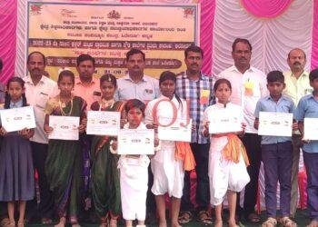 ಜಾನಪದ ನೃತ್ಯಕ್ಕೆ ಪ್ರಥಮ ಸ್ಥಾನ ಸಿದ್ದೇಶ್ವರ ಹಿರಿಯ ಪ್ರಾಥಮಿಕ ಶಾಲೆ- ಶಾಂತಿ ನಗರ..