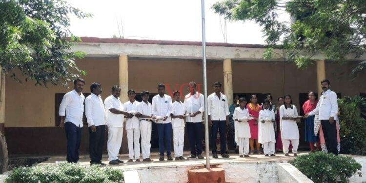 ದಾನಿಗಳಿಂದ ಊಟದ ತಟ್ಟೆ ಕಾಣಿಕೆ..