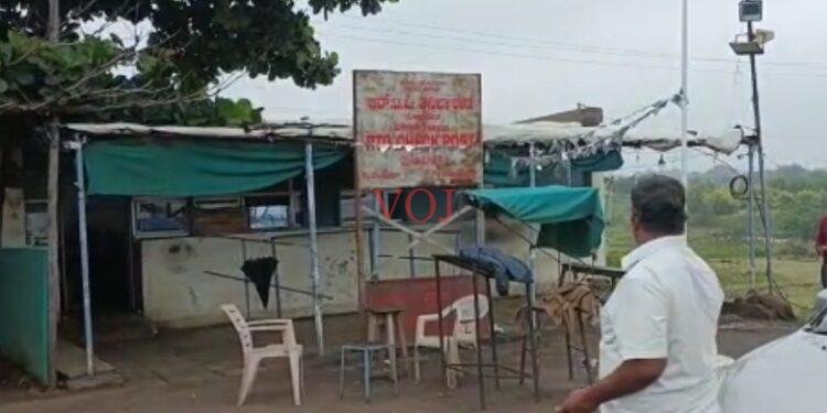 ಧೂಳಖೇಡ RTO ಚೆಕ್‌ಪೋಸ್ಟ್ ಮೇಲೆ ಲೋಕಾಯುಕ್ತ ದಾಳಿ..!