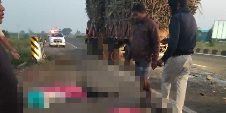 ಕಬ್ಬು ಸಾಗಾಟ ಮಾಡುತ್ತಿದ್ದ ಟ್ಯಾಕ್ಟರ್ ಗೆ ಕ್ರೂಸರ್ಗೆ ಡಿಕ್ಕಿ..ಸ್ಥಳದಲ್ಲೇ ಇಬ್ಬರ ಸಾವು..!