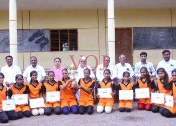 ಖೋ ಖೋ ಪಂದ್ಯಾಟದಲ್ಲಿ ವಿಭಾಗ ಮಟ್ಟಕ್ಕೆ ಆಯ್ಕೆಯಾದ ಭತಗುಣಕಿ ಎಸ್.ಎ ಮಿಸಾಳೆ ಪ್ರೌಢಶಾಲಾ ವಿದ್ಯಾರ್ಥಿಗಳು..