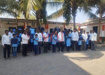 ಸರಕಾರಿ ಶಾಲೆಯಲ್ಲಿ ಓದುತ್ತಿರುವ ಮಕ್ಕಳಿಗೆ ಸಮವಸ್ತ್ರ ಹಂಚಿಕೆ : ಮು.ಗು. ಎನ್ ಜೆ ಕೊಡಹೊನ್ನ…