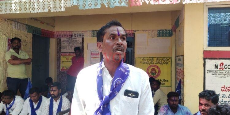 ಮಕ್ಕಳಿಗೆ ಹಾಗೂ ಗರ್ಭಿಣಿಯರಿಗೆ ನೀಡುವ ಆಹಾರ ಗೊಲ್ಮಾಲ್; ಅಧಿಕಾರಿಗಳ ವಿರುದ್ಧ ಪ್ರತಿಭಟನೆ..