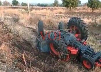 ಮರಳು ತುಂಬಿದ ಟ್ರ್ಯಾಕ್ಟರ್ ಪಲ್ಟಿ ಓರ್ವ ಸಾವು..!