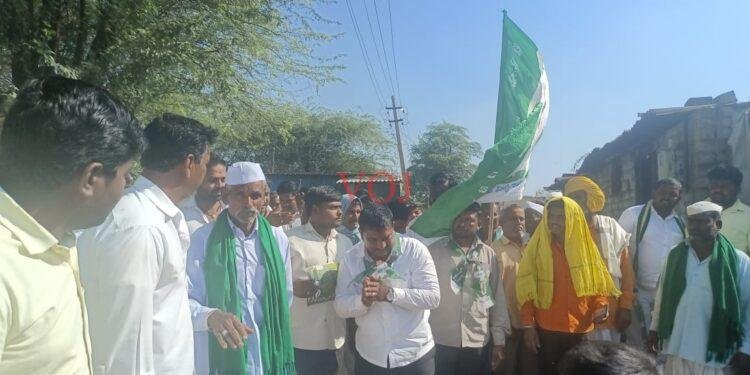 ಹಿರೇಬೇವನೂರ ಗ್ರಾಮದಲ್ಲಿ ಜೆಡಿಎಸ್ ಅಭ್ಯರ್ಥಿ ಪಾದಯಾತ್ರೆ..!